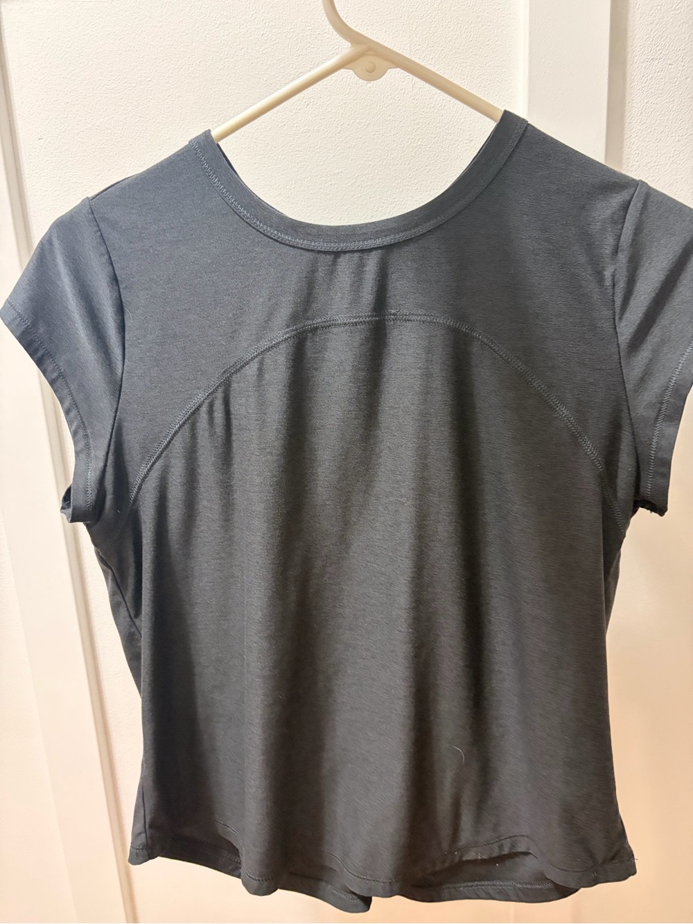 Old Navy Short Sleeve Crew Neck Top in Charcoal
